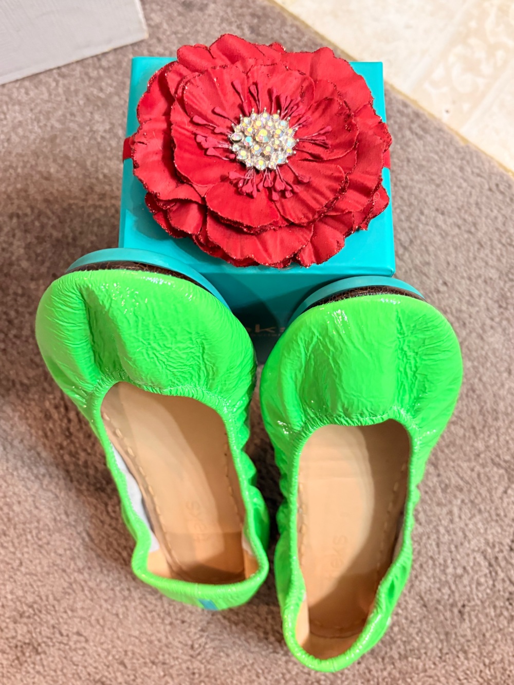 Tieks Neon Galactic Green Women’s Ballet Flats - Picture 4 of 4